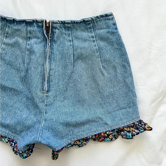 Vintage 90’s Paris Blues Floral Lace Up Denim Shorts - Picture 8 of 9